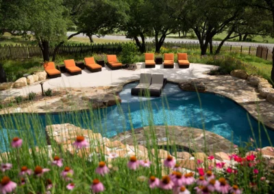 commercial pool with tanning ledge