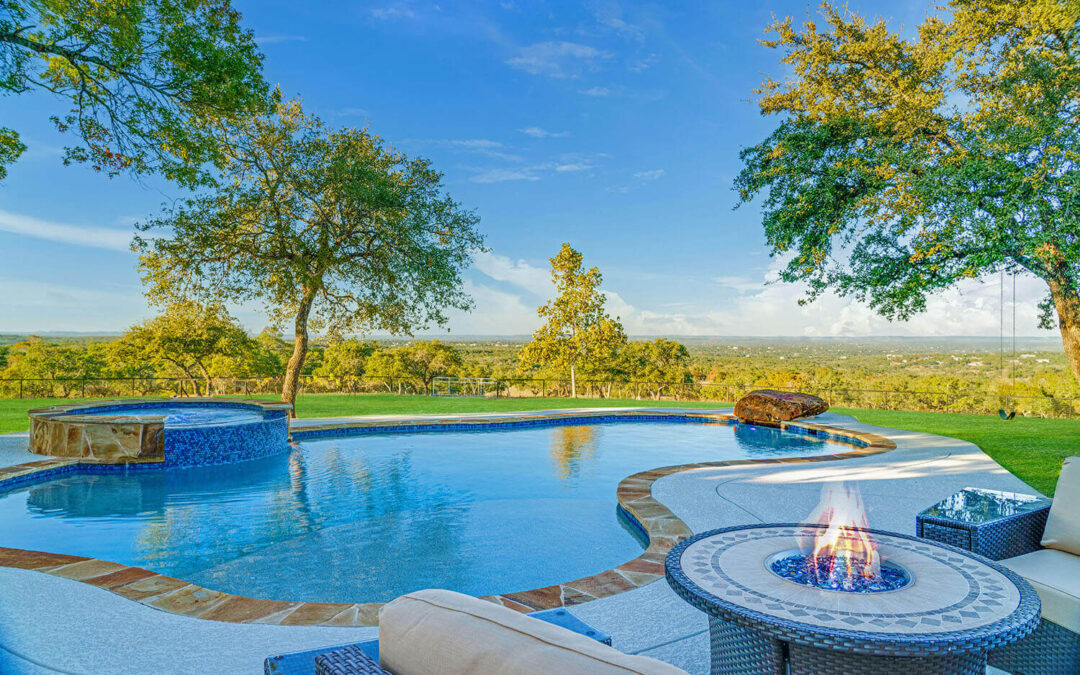 Fiberglass vs. Gunite Pools: Understanding the Differences