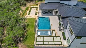 Modern Pool Features